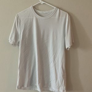 - Men’s white lululemon fundamental tee